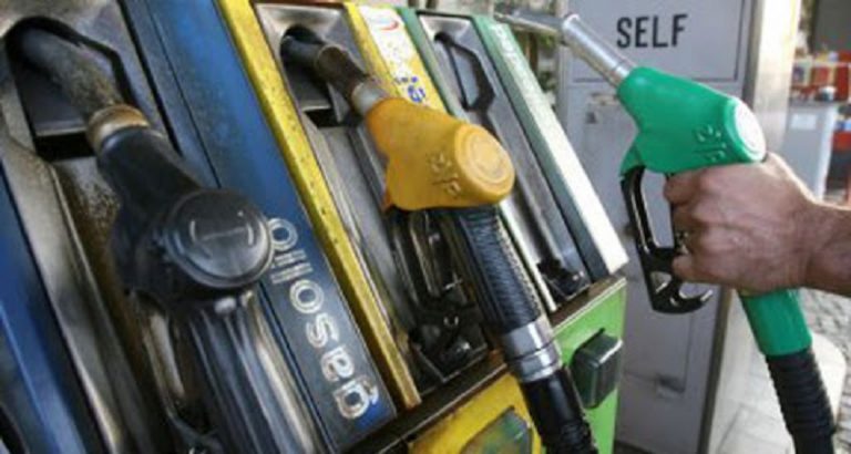 Benzina a meno di 1 euro da lunedì: ecco per chi e dove