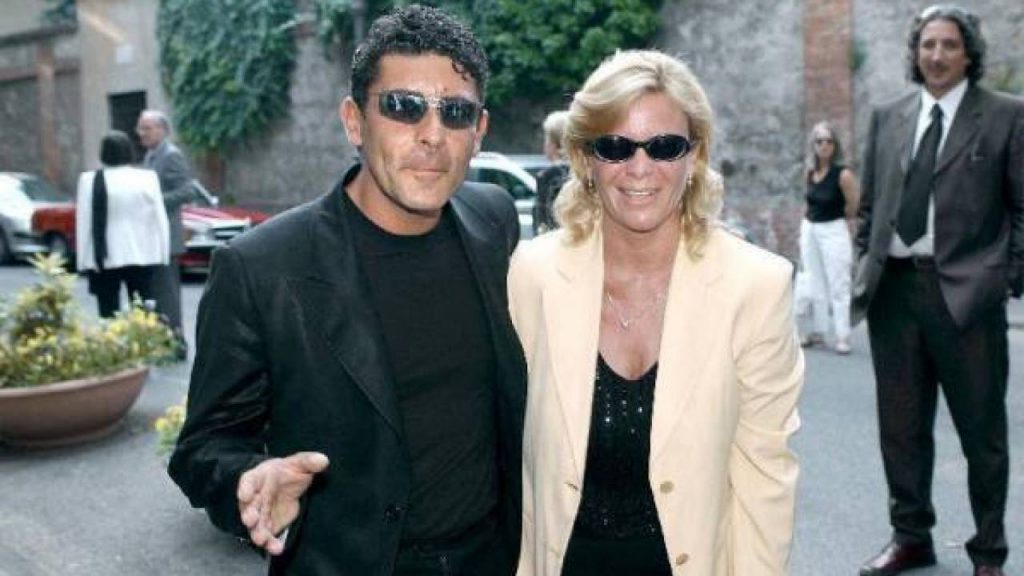 Luca Laurenti Avete Mai Visto La Moglie Raffaella Ferrari Newsitaliane