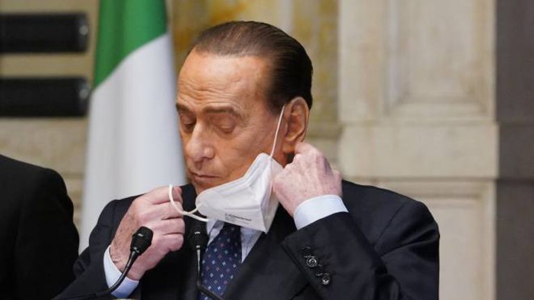 Silvio Berlusconi ricoverato al San Raffaele: “Necessaria una valutazione clinica approfondita”