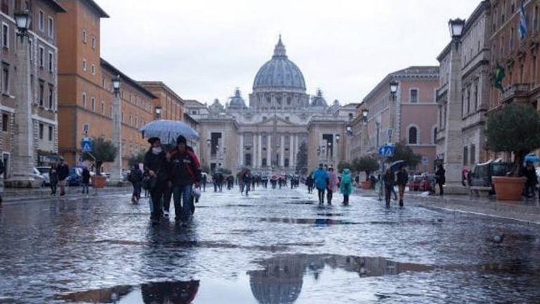 Meteo Italia, stop al caldo. Temperature sotto la media di 8 gradi e temporali: quando e dove