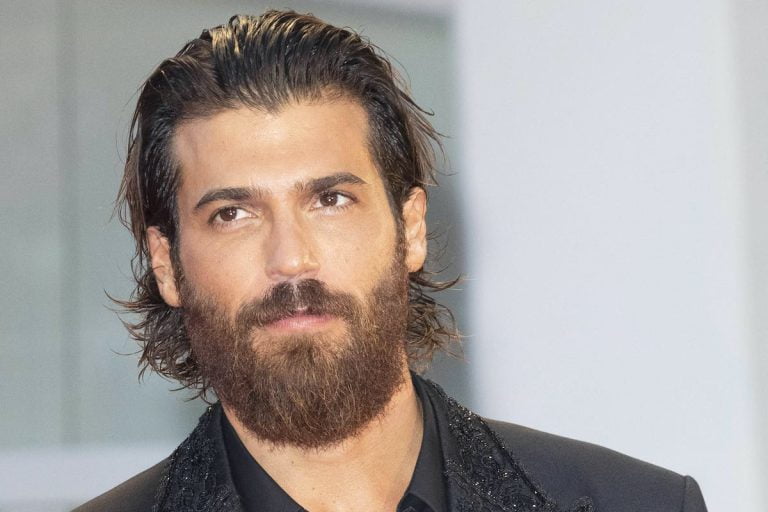 Can Yaman: ‘Sembra strano anche a me’ arriva la sua autobiografia