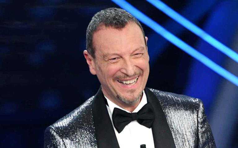 Sanremo 2022, ecco quali abiti vestirà Amadeus