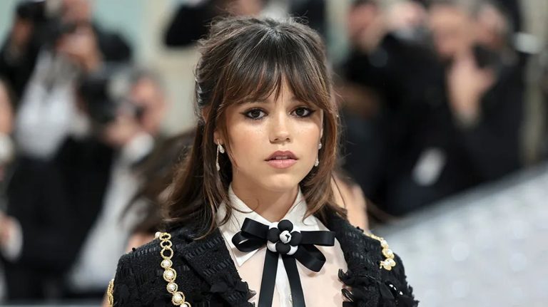 Jenna Ortega spiega perché ha lasciato Twitter nel 2022: “Odio l’IA, immagini disgustose!”