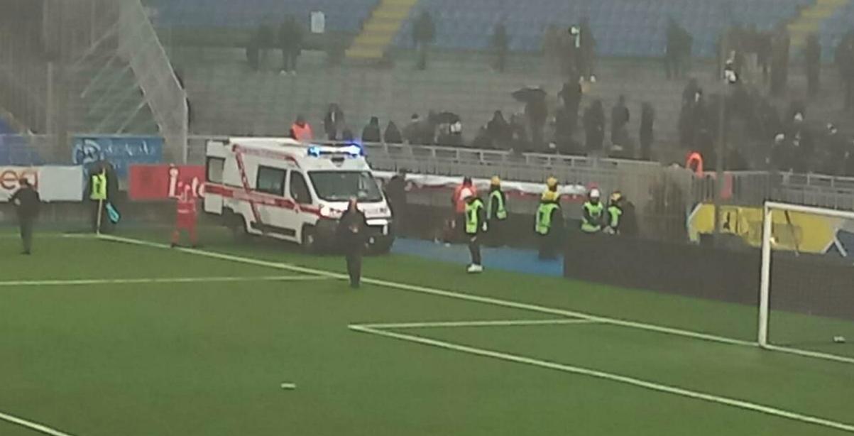 Novara-Pro Patria, supporter cade nel fossato dello stadio: è in condizioni critiche