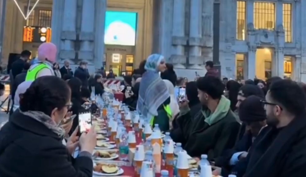 Il Sindaco del PD fa di Milano un nuovo Kabul: cena per il Ramadan alla Stazione Centrale con i nostri soldi!